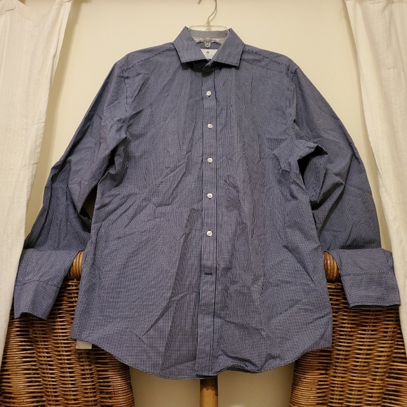 Ryan Seacrest Distinction Button down galore - Picture 1 of 3